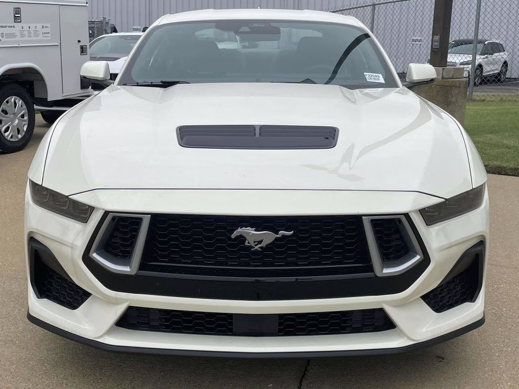 2025 Wimbledon White Ford Mustang GT Premium RWD Coupe