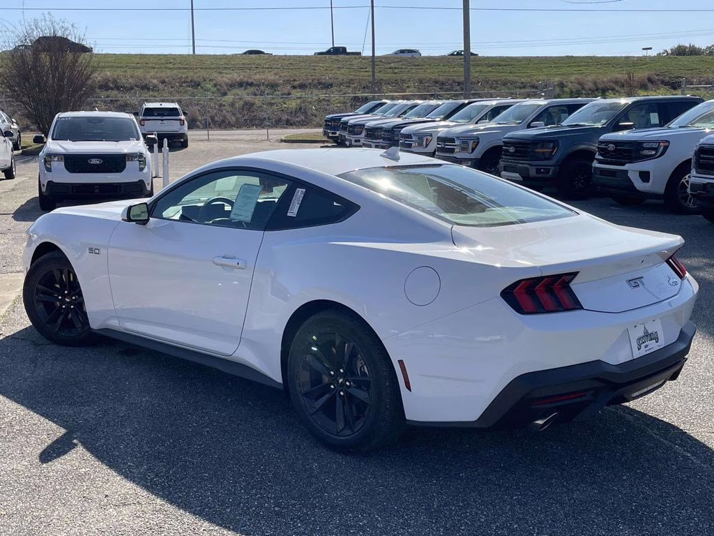 2026 Oxford White Ford Mustang GT RWD Coupe