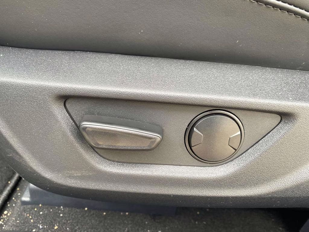 2025 Oxford White Ford Mustang EcoBoost RWD Coupe