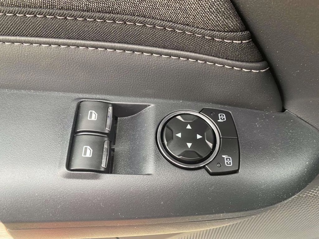 2025 Oxford White Ford Mustang EcoBoost RWD Coupe