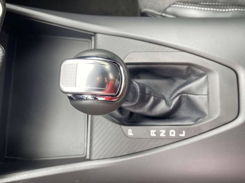 2025 Oxford White Ford Mustang EcoBoost RWD Coupe