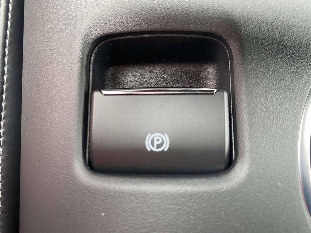 2025 Oxford White Ford Mustang EcoBoost RWD Coupe