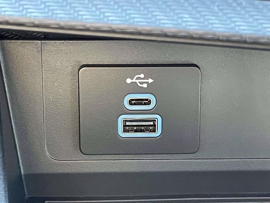 2026 Oxford White Ford Mustang EcoBoost RWD Coupe