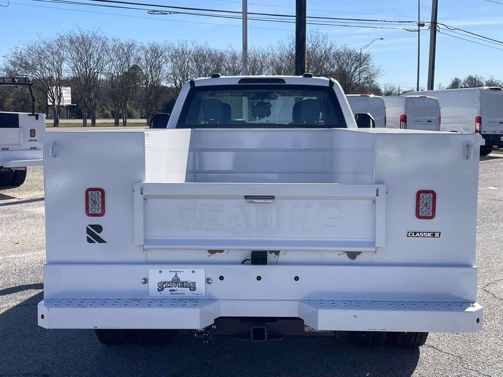 2025 Oxford White Ford Super Duty F-350 DRW XL 4X4 Chassis