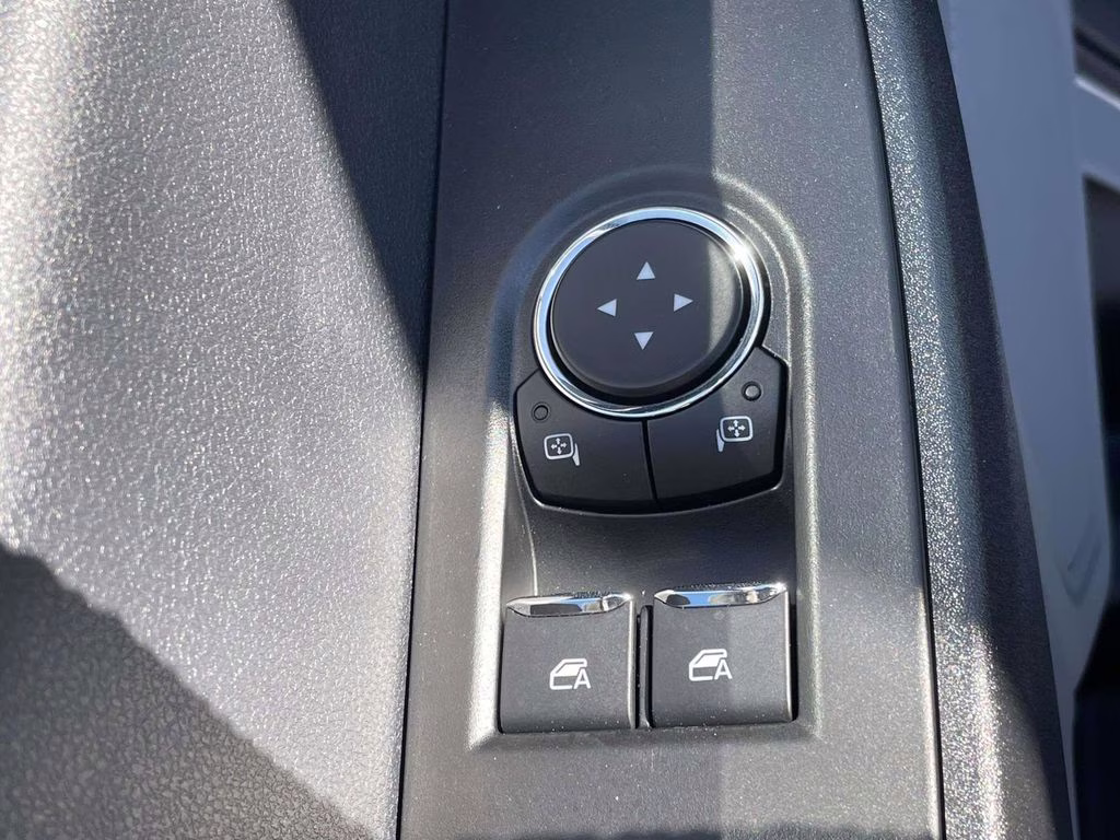 2025 Oxford White Ford Super Duty F-350 SRW XL RWD Chassis