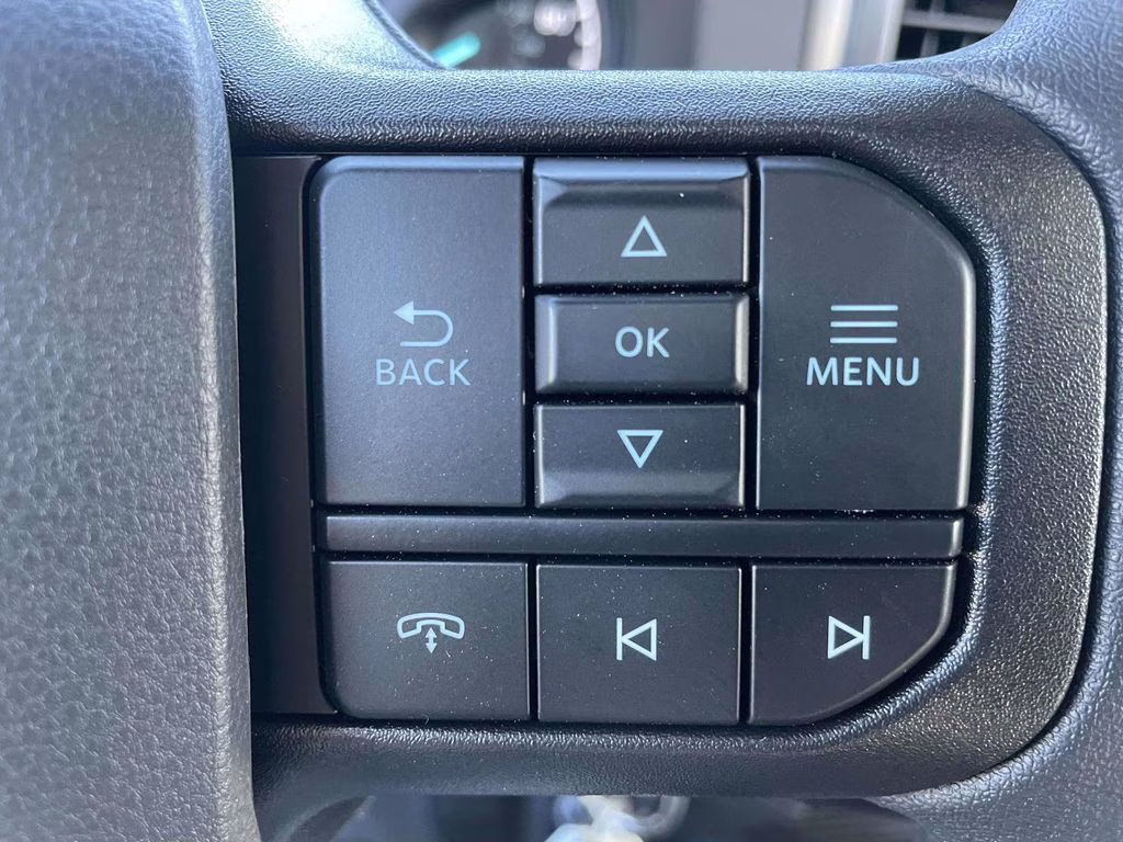 2025 Oxford White Ford Super Duty F-350 SRW XL RWD Chassis