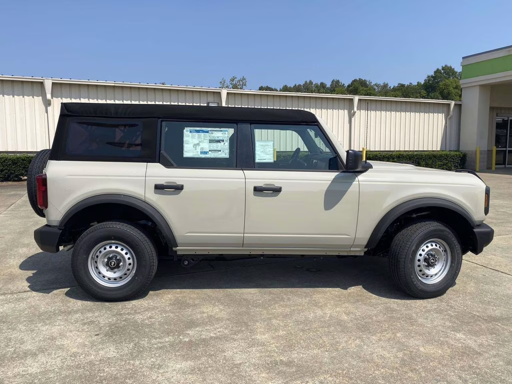 2025 Desert Sand Ford Bronco Base 4X4 SUV