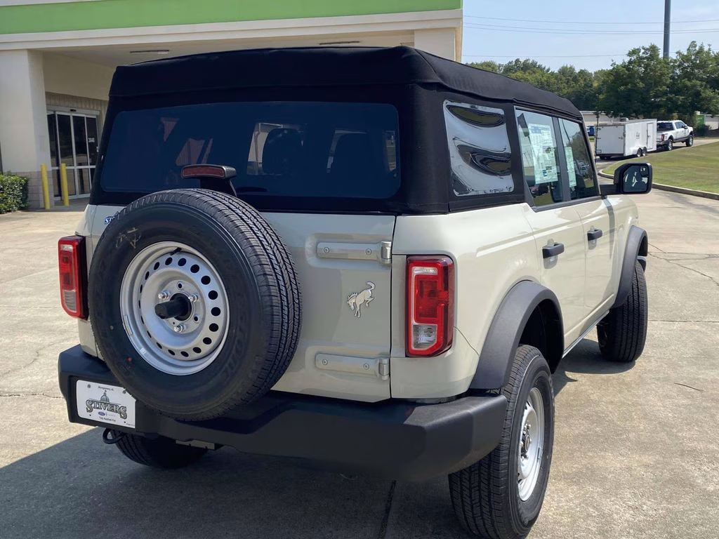 2025 Desert Sand Ford Bronco Base 4X4 SUV