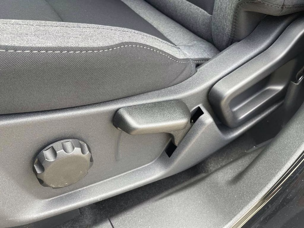 2025 Oxford White Ford Bronco Base 4X4 SUV