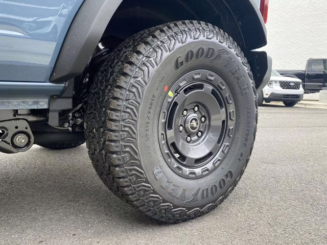 2025 Azure Gray Metallic Ford Bronco Base 4X4 SUV