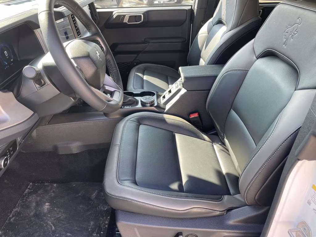 2025 Oxford White Ford Bronco Outer Banks 4X4 SUV