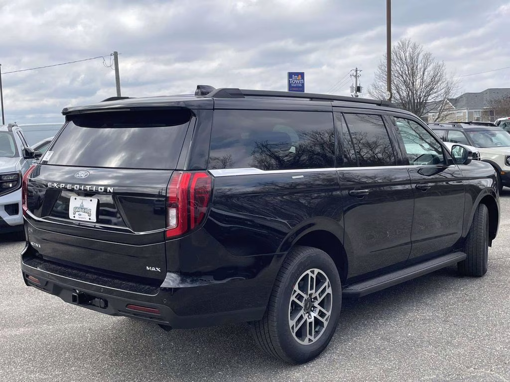 2026 Agate Black Metallic Ford Expedition Max Active RWD SUV