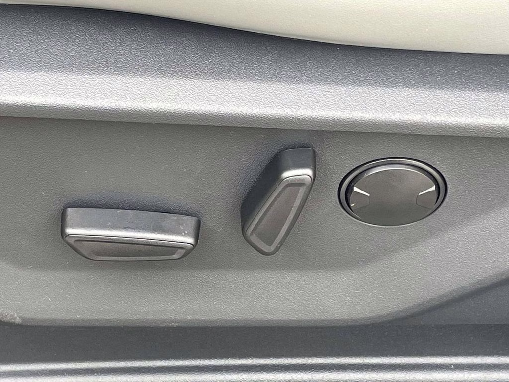 2026 Star White Metallic Tri-Coat Ford Expedition Max Active RWD SUV