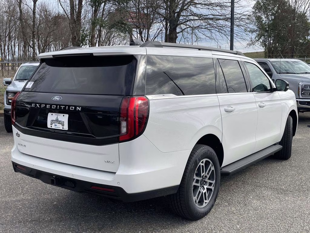2026 Star White Metallic Tri-Coat Ford Expedition Max Active RWD SUV