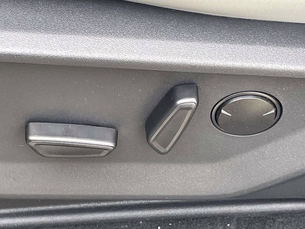 2026 Star White Metallic Tri-Coat Ford Expedition Max Active RWD SUV