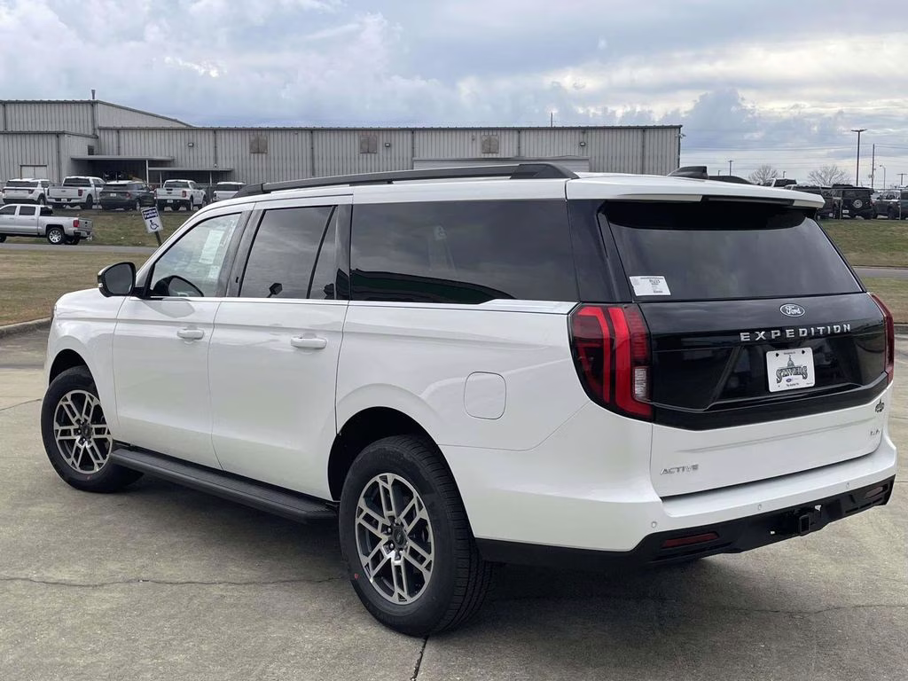 2026 Star White Metallic Tri-Coat Ford Expedition Max Active RWD SUV