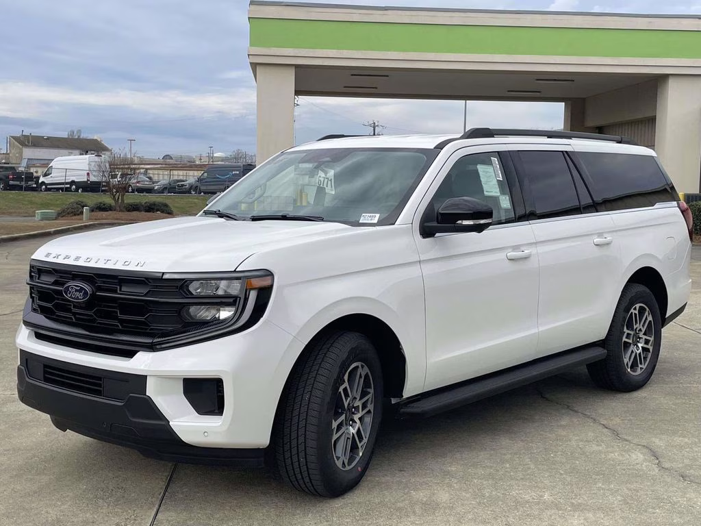 2026 Star White Metallic Tri-Coat Ford Expedition Max Active RWD SUV