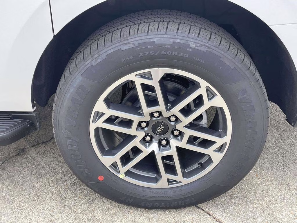 2026 Star White Metallic Tri-Coat Ford Expedition Max Active RWD SUV