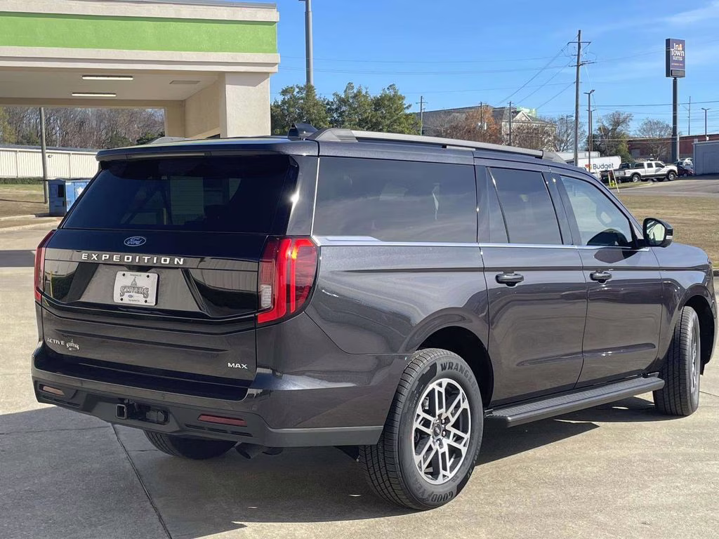 2025 Dark Matter Gray Metallic Ford Expedition Max ACTIVE RWD SUV