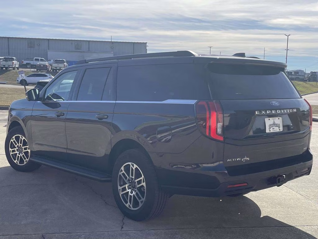 2025 Dark Matter Gray Metallic Ford Expedition Max ACTIVE RWD SUV