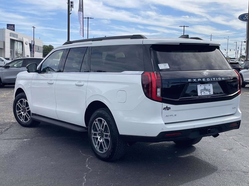 2025 Star White Metallic Tri-Coat Ford Expedition Max Active RWD SUV