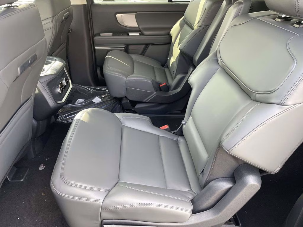 2026 Space Silver Metallic Ford Expedition Max Active RWD SUV