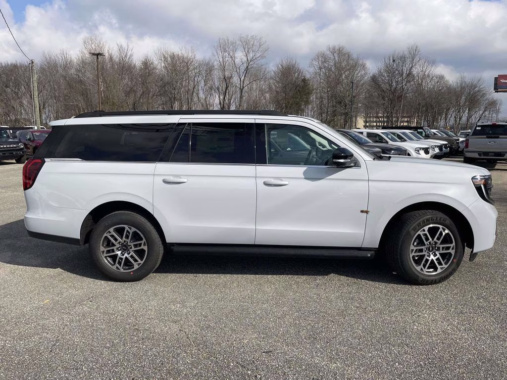 2026 Space Silver Metallic Ford Expedition Max Active RWD SUV
