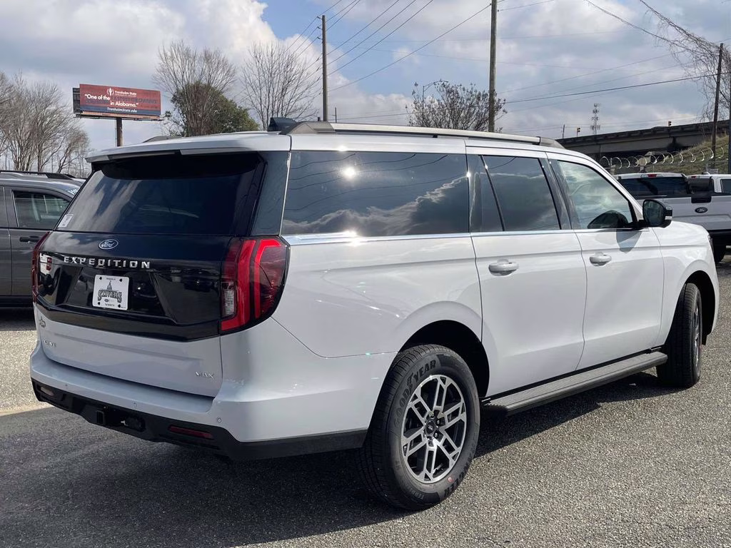 2026 Space Silver Metallic Ford Expedition Max Active RWD SUV