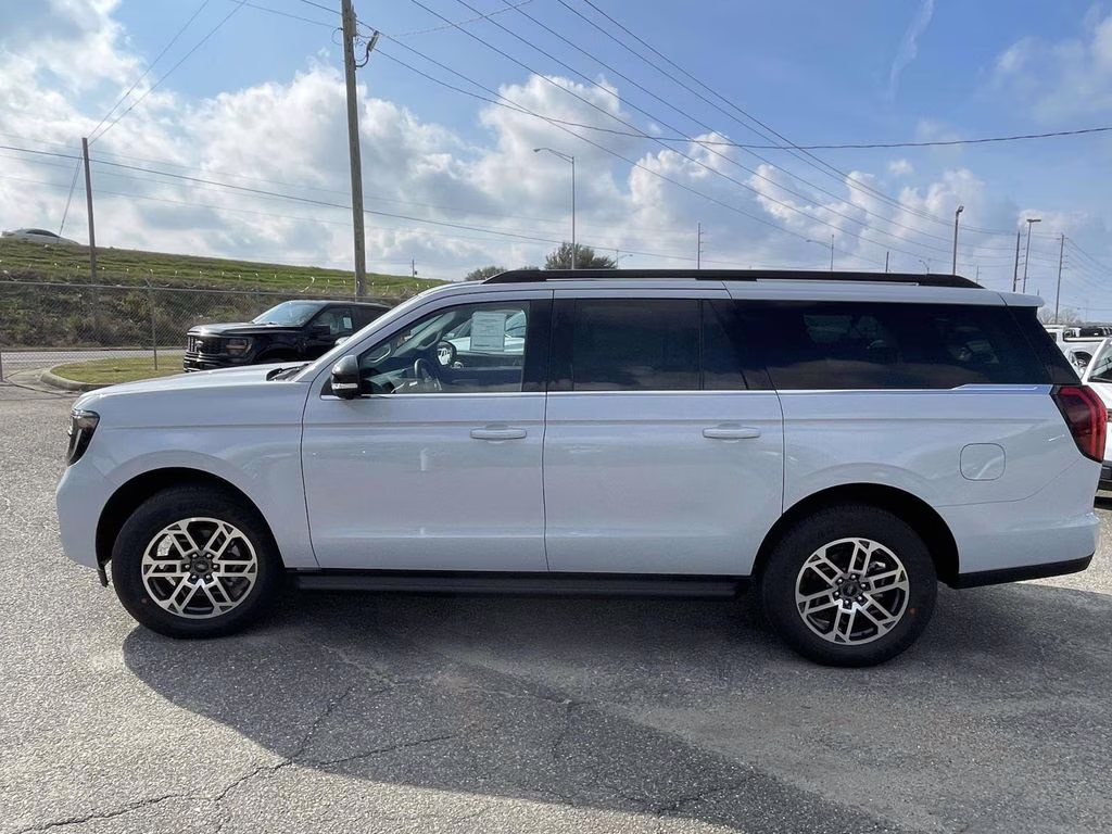 2026 Space Silver Metallic Ford Expedition Max Active RWD SUV
