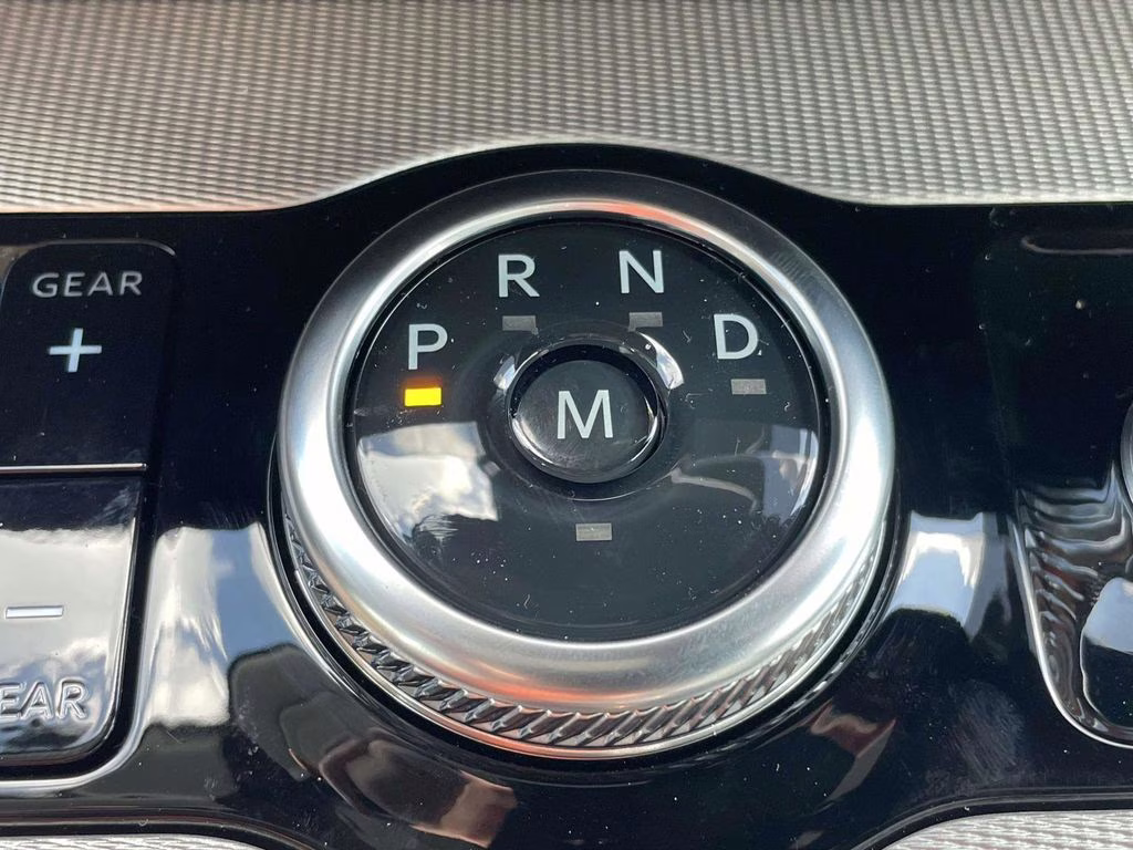 2025 Star White Metallic Tri-Coat Ford Expedition Max ACTIVE RWD SUV