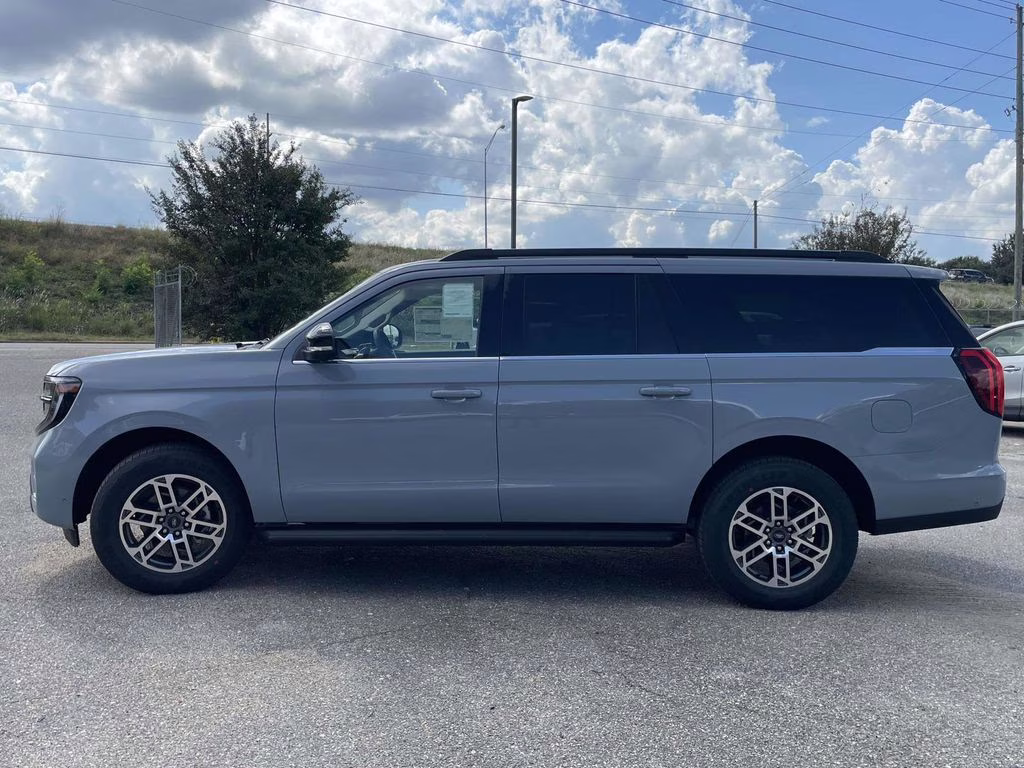 2025 Glacier Gray Metallic TriCoat Ford Expedition Max ACTIVE RWD SUV