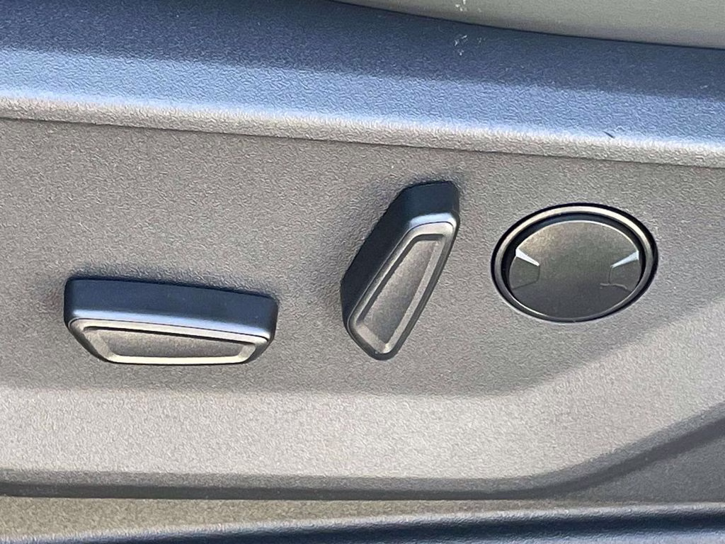 2026 Glacier Gray Metallic Tri-Coat Ford Expedition Max Active RWD SUV