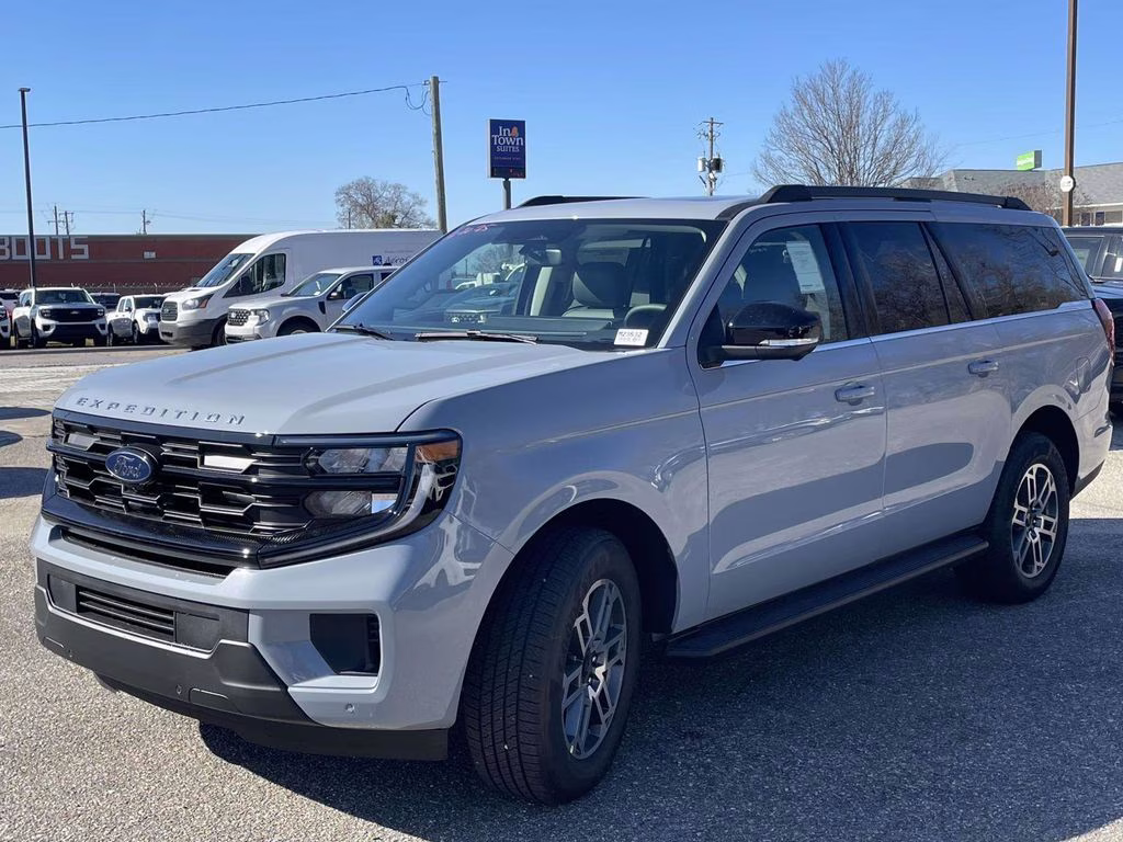 2026 Glacier Gray Metallic Tri-Coat Ford Expedition Max Active RWD SUV
