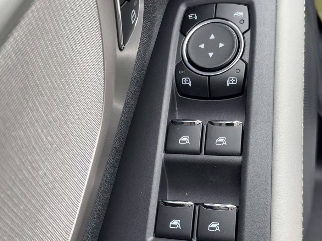 2026 Star White Metallic Tri-Coat Ford Expedition Active RWD SUV