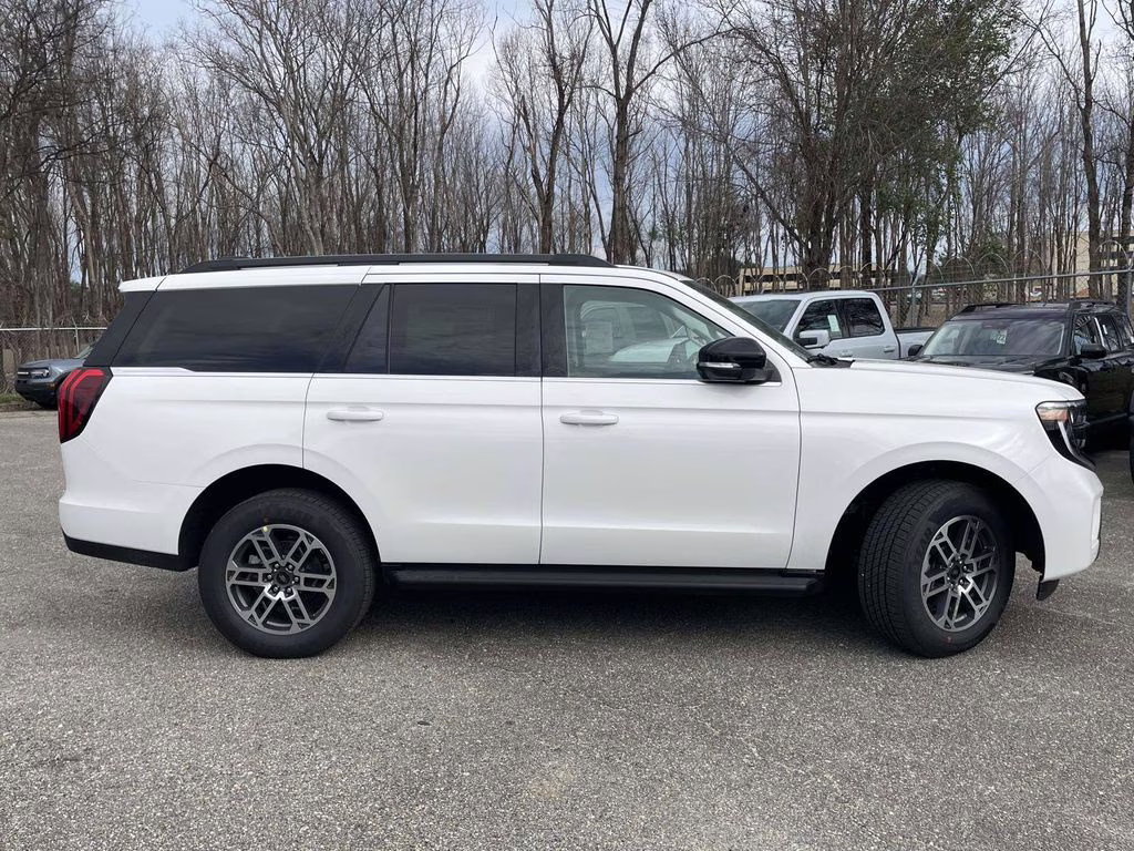 2026 Star White Metallic Tri-Coat Ford Expedition Active RWD SUV