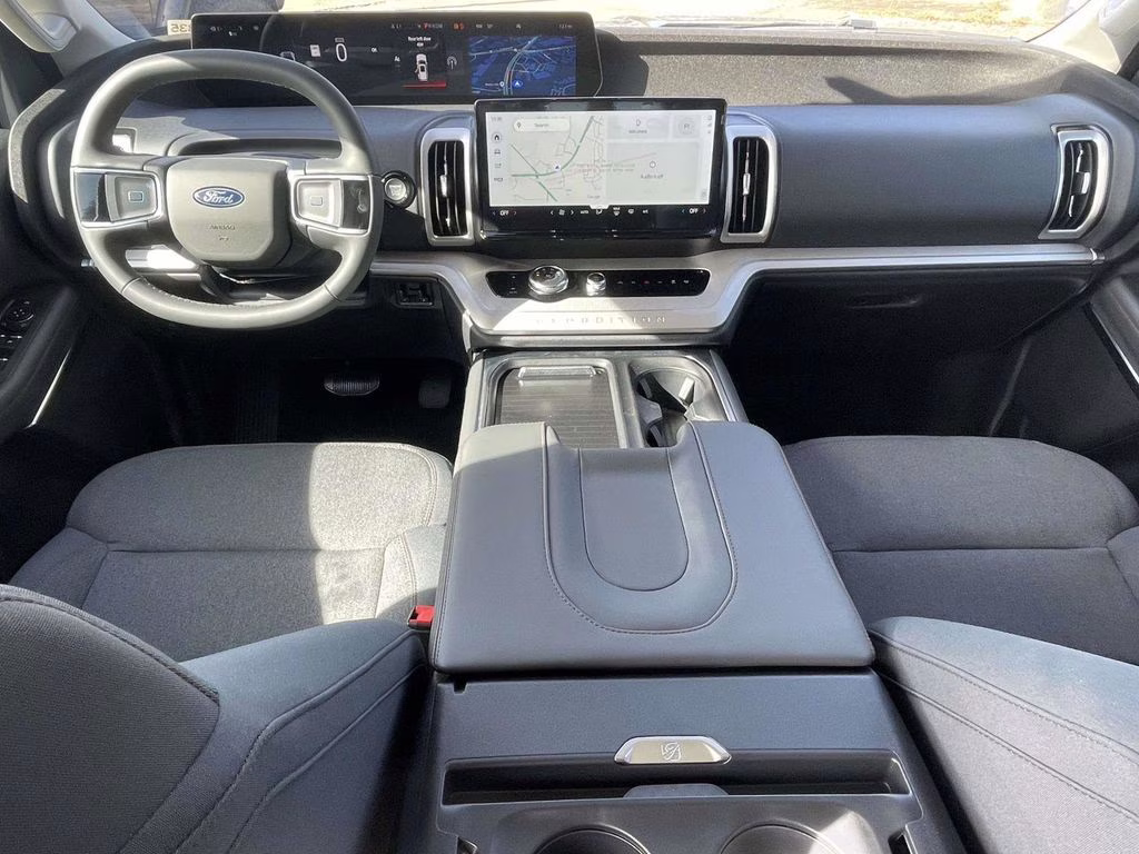 2025 Black Metallic Ford Expedition Active RWD SUV