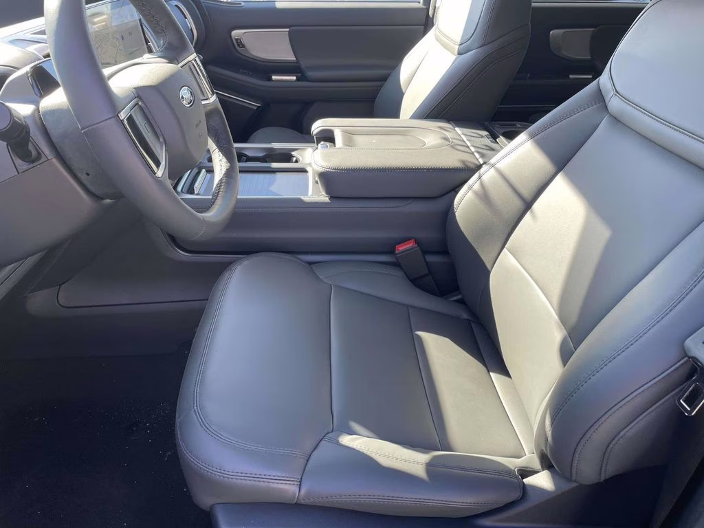 2026 Glacier Gray Metallic Tri-Coat Ford Expedition Active RWD SUV