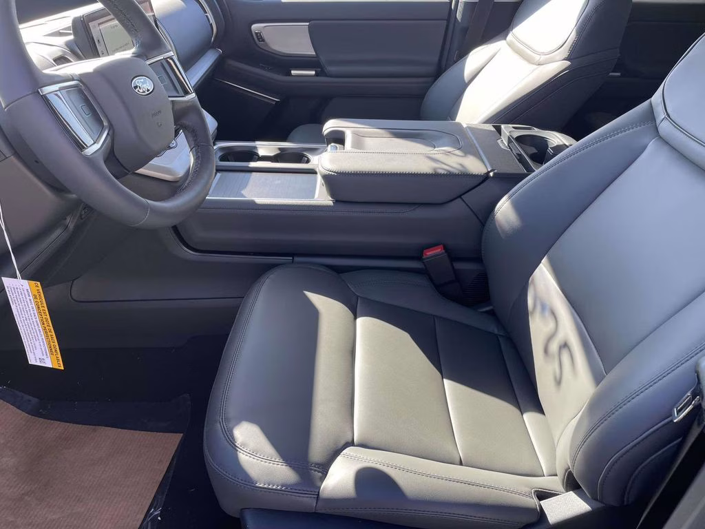 2026 Space Silver Metallic Ford Expedition Active RWD SUV