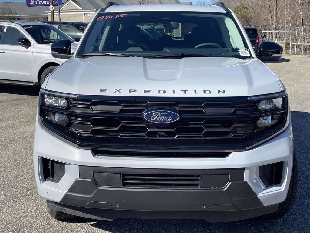 2026 Space Silver Metallic Ford Expedition Active RWD SUV