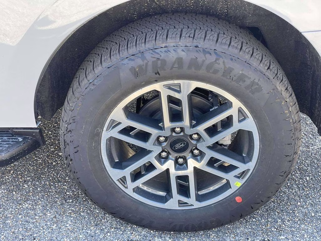 2026 Space Silver Metallic Ford Expedition Active RWD SUV