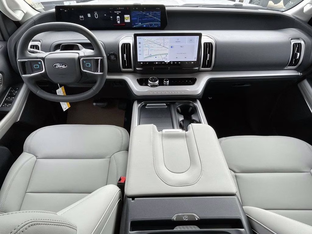 2026 Star White Metallic Tri-Coat Ford Expedition Active RWD SUV