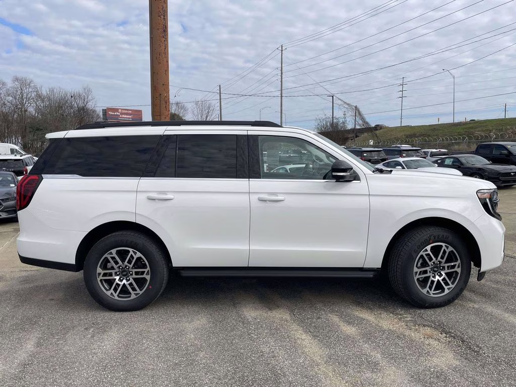 2026 Star White Metallic Tri-Coat Ford Expedition Active RWD SUV