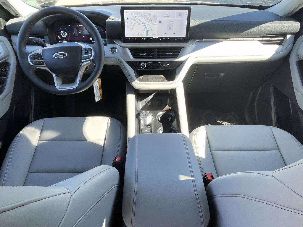 2026 Agate Black Metallic Ford Explorer Active RWD SUV