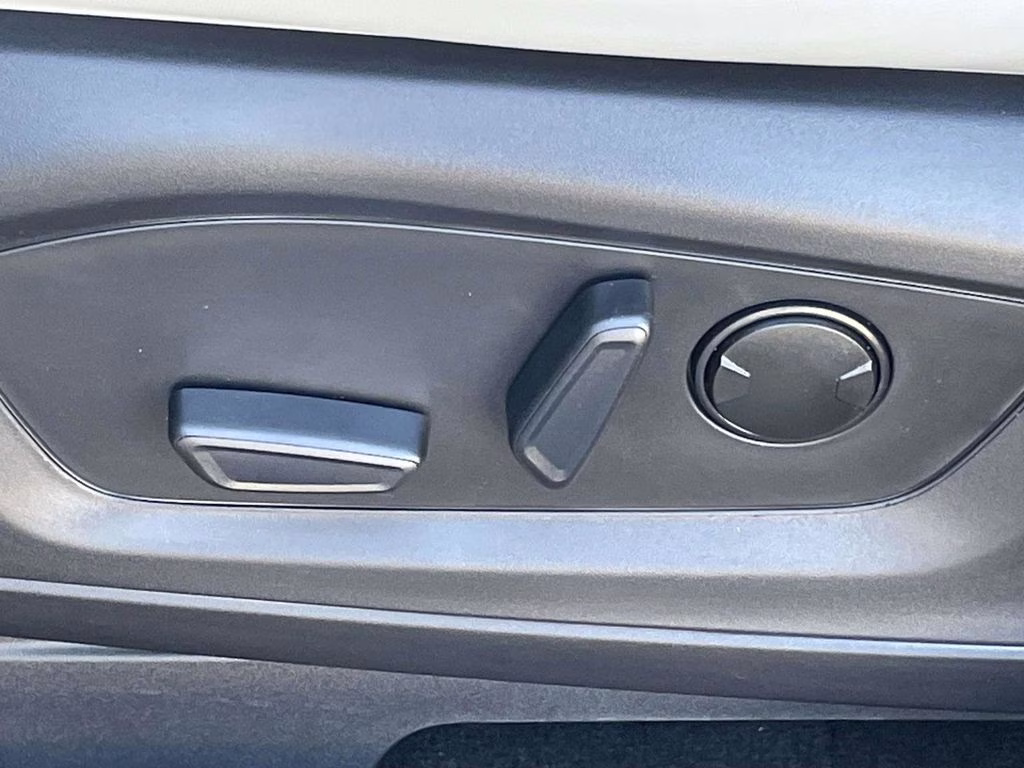 2026 Agate Black Metallic Ford Explorer Active RWD SUV