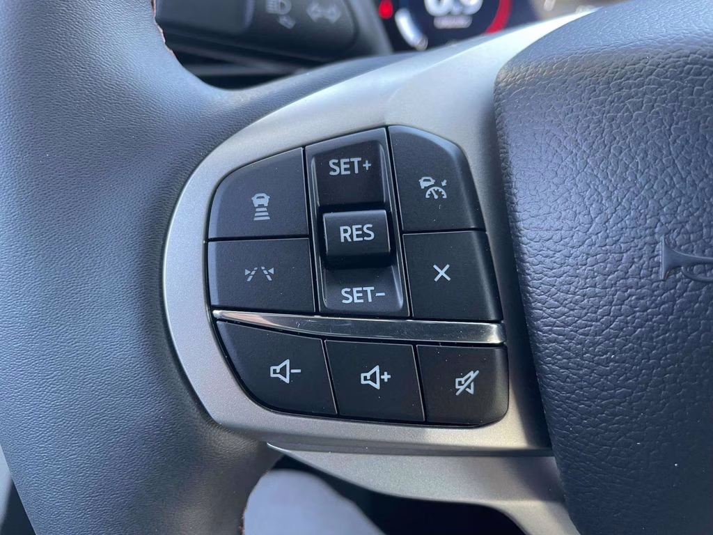 2026 Agate Black Metallic Ford Explorer Active RWD SUV