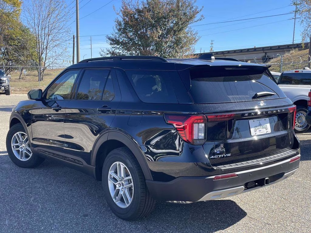 2026 Agate Black Metallic Ford Explorer Active RWD SUV