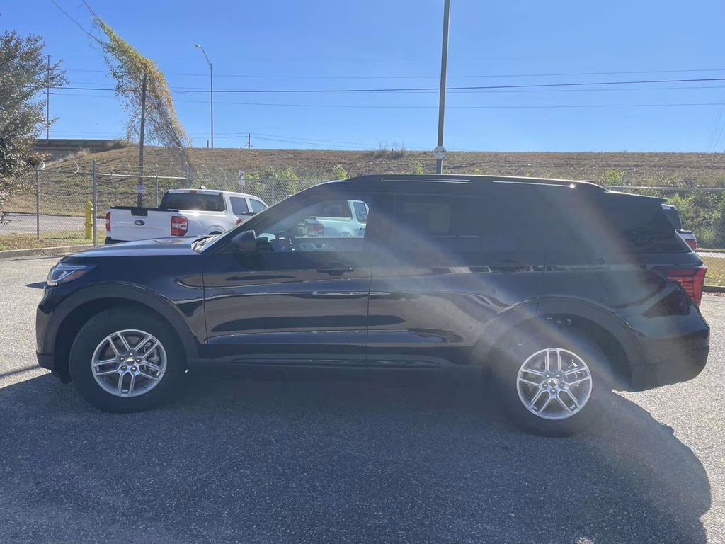 2026 Agate Black Metallic Ford Explorer Active RWD SUV