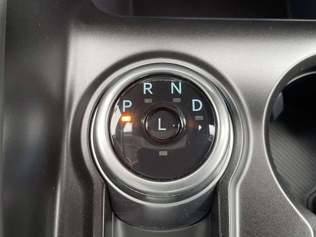 2026 Star White Metallic Tri-Coat Ford Explorer Active RWD SUV