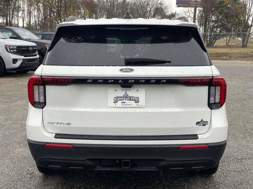 2026 Star White Metallic Tri-Coat Ford Explorer Active RWD SUV