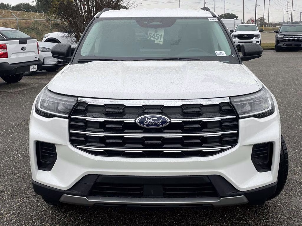 2026 Star White Metallic Tri-Coat Ford Explorer Active RWD SUV